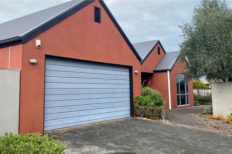 Photo of property in 11 Chatswood Place, Rototuna, Hamilton, 3210