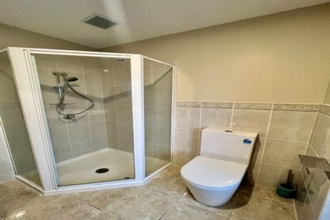 Photo of property in 5 Maidstone Place, Oteha, Auckland, 0632