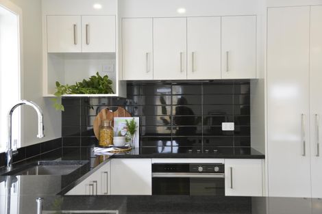 Photo of property in 60 Feist Street, Carterton, 5713