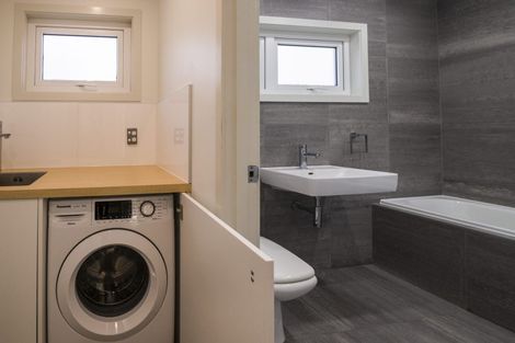 Photo of property in 16 Noall Street, Te Atatu Peninsula, Auckland, 0610