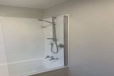 Photo of property in 33 Woolwich Close, Whitby, Porirua, 5024