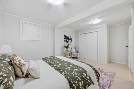 Photo of property in 26 Pickwick Parade, Mellons Bay, Auckland, 2014