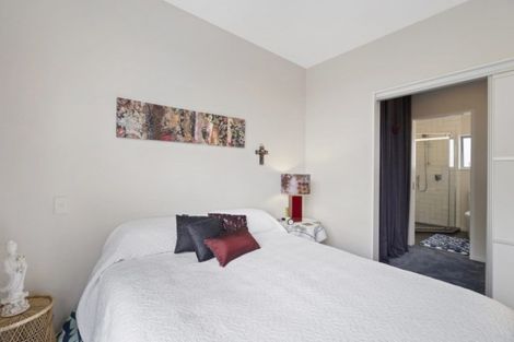 Photo of property in 14a Holiday Road, Stanmore Bay, Whangaparaoa, 0932