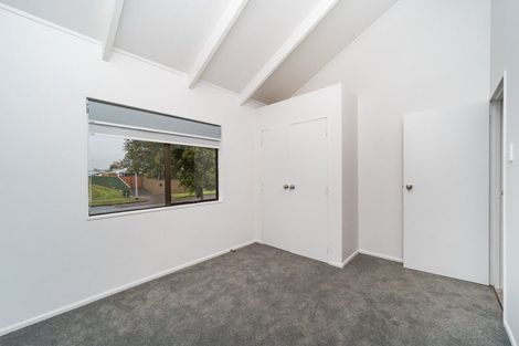Photo of property in 2 Peter Hall Drive, Kelvin Grove, Palmerston North, 4414