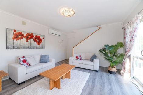 Photo of property in 2 Rosa Place, Henderson, Auckland, 0612