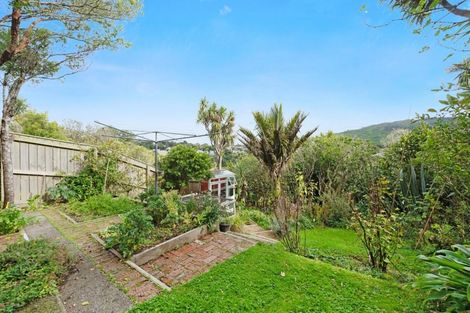 Photo of property in 2 Lambeth Road, Northland, Wellington, 6012