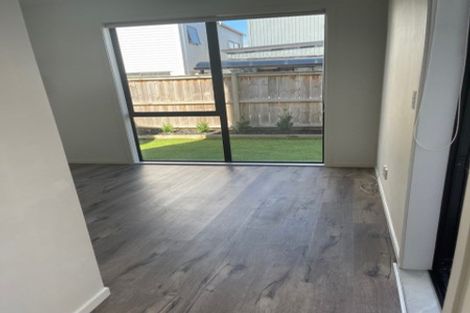 Photo of property in 16 Minhas Road, Papakura, 2110