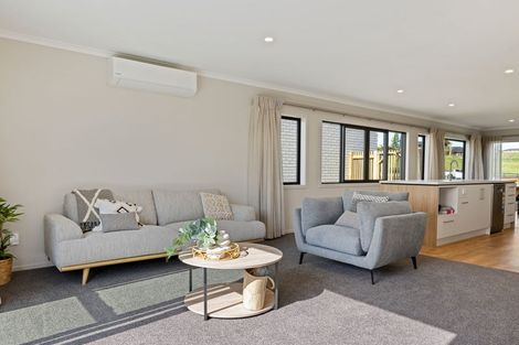 Photo of property in 19 Kakariki Lane, Rototuna North, 3210
