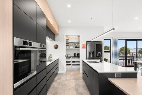 Photo of property in 16 Cuba Street, Petone, Lower Hutt, 5012