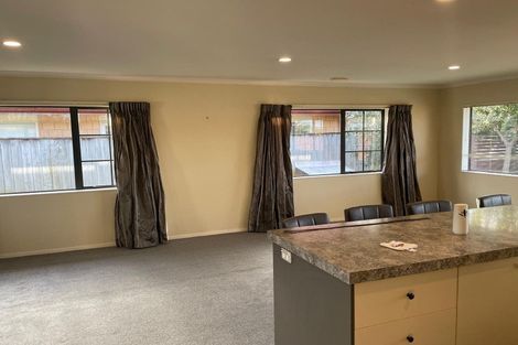 Photo of property in 12 Gandalf Crescent, Paraparaumu, 5032