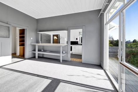 Photo of property in 98 Liardet Street, New Plymouth, 4310