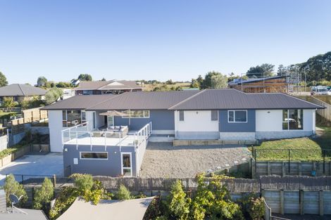 Photo of property in 18b Galea Grove, Kelvin Grove, Palmerston North, 4414