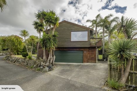 Photo of property in 137 Matipo Road, Te Atatu Peninsula, Auckland, 0610