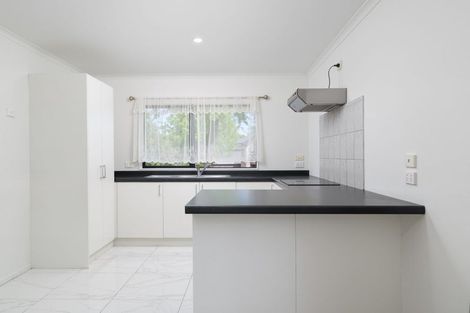 Photo of property in 16 Pyramid Place, Glen Eden, Auckland, 0602