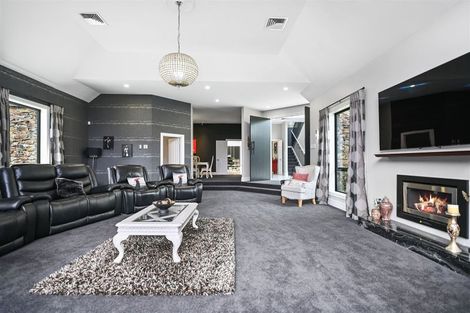 Photo of property in 127 Regent's Park Drive, Casebrook, Christchurch, 8051