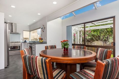 Photo of property in 6 Glucina Avenue, West Harbour, Auckland, 0618
