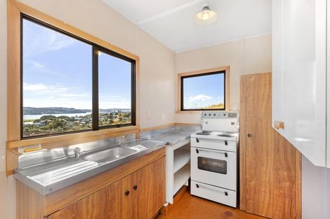 Photo of property in 9 Rakaunui Street, Raglan, 3297