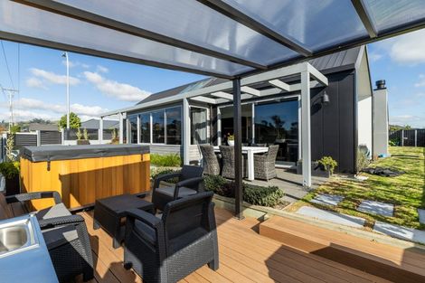 Photo of property in 143 Arataki Road, Havelock North, 4130
