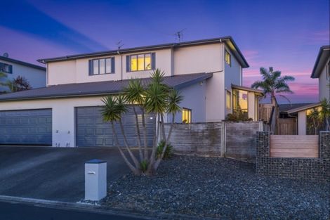 Photo of property in 66c Grand Drive, Orewa, 0931