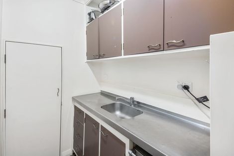 Photo of property in 19 Black Rock Road, Newlands, Wellington, 6037