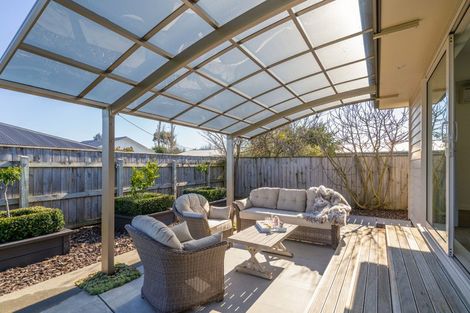 Photo of property in 2 Walnut Lane, Carterton, 5713