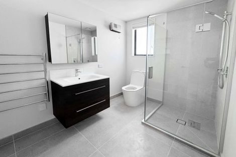 Photo of property in 8/79 Edmonton Road, Henderson, Auckland, 0612