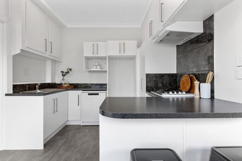 Photo of property in 181 Tukapa Street, Westown, New Plymouth, 4310