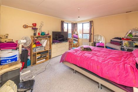 Photo of property in 10 Leamington Street, Castlecliff, Whanganui, 4501