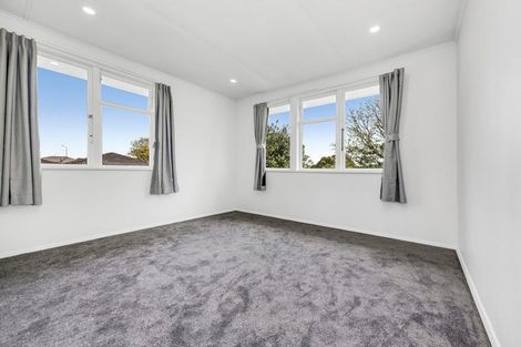 Photo of property in 56 Kemble Close, Mangere, Auckland, 2022