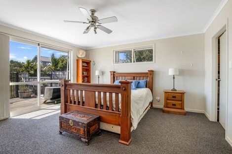 Photo of property in 10 Selliera Place, Papamoa Beach, Papamoa, 3118