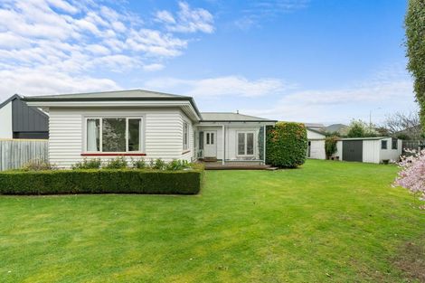 Photo of property in 102 Wairakei Road, Bryndwr, Christchurch, 8052