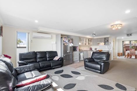 Photo of property in 16 Merlot Lane, Pukekohe, 2120