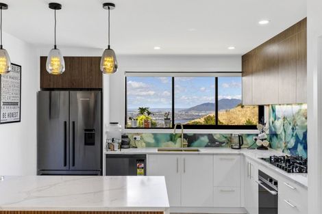 Photo of property in 5 Grandview Lane, Acacia Bay, 3385