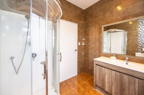 Photo of property in 21 Hornbill Drive, Fairview Heights, Auckland, 0632