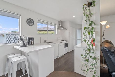 Photo of property in 46 Oakley Crescent, Hornby, Christchurch, 8042