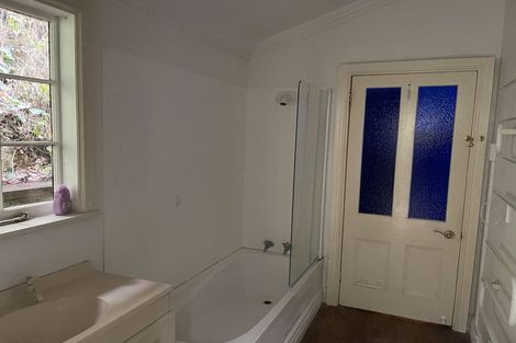 Photo of property in 2 Spencer Road, Hospital Hill, Napier, 4110