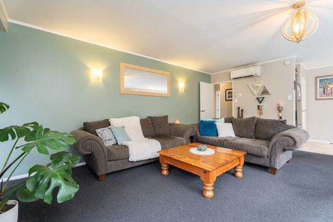 Photo of property in 2 Makatote Grove, Churton Park, Wellington, 6037
