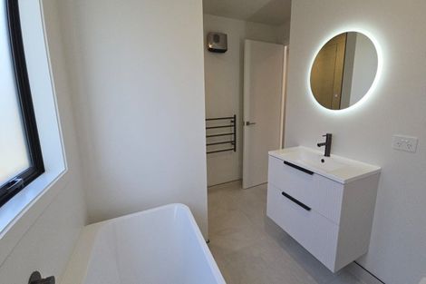 Photo of property in 13 Goldfinch Drive, Jacks Point, 9371