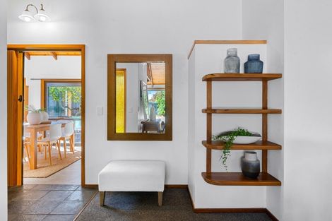 Photo of property in 5 Totara Grove, Hillcrest, Auckland, 0627