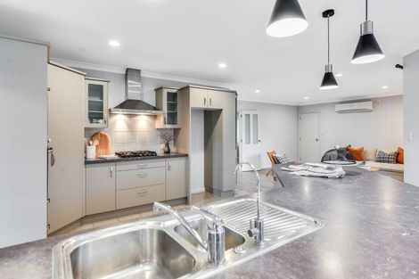 Photo of property in 3 Gibbston Close, Huntington, Hamilton, 3210