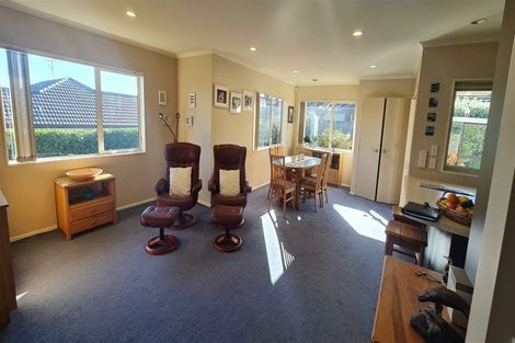 Photo of property in 98 Regent Drive, Paraparaumu Beach, Paraparaumu, 5032