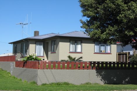 Photo of property in 72 Manuka Street, Castlecliff, Whanganui, 4501