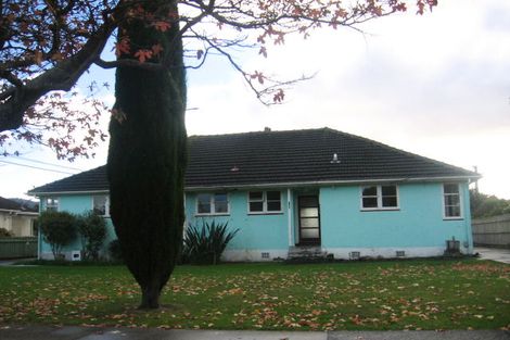 Photo of property in 142 Whites Line East, Waiwhetu, Lower Hutt, 5010