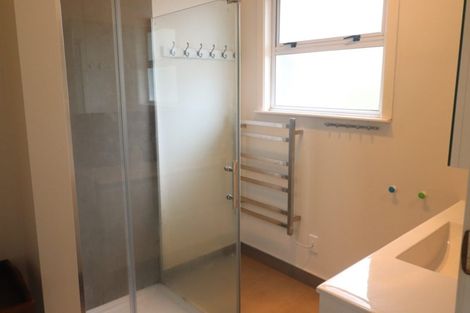 Photo of property in 1/114 Coronation Road, Hillcrest, Auckland, 0627