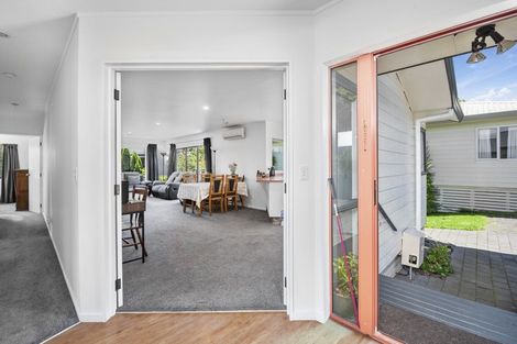 Photo of property in 13 Kurupae Road, Hilltop, Taupo, 3330