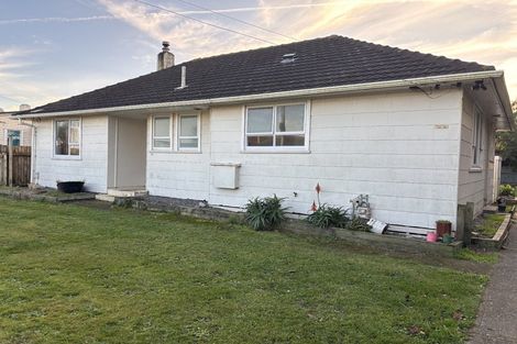 Photo of property in 18 Acourt Street, Hawera, 4610