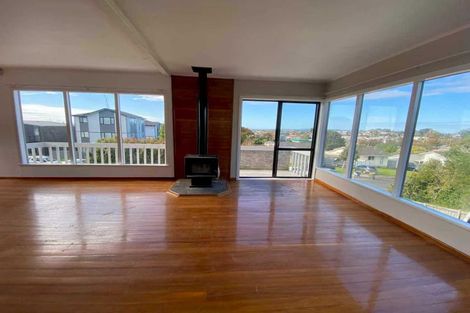 Photo of property in 54 Potter Avenue, Northcote, Auckland, 0627