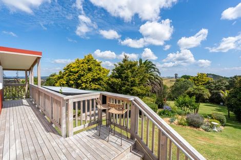 Photo of property in 236 Kiwitahi Road, Helensville, 0875