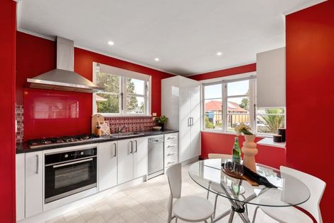 Photo of property in 18 Atiawa Crescent, Waiwhetu, Lower Hutt, 5010