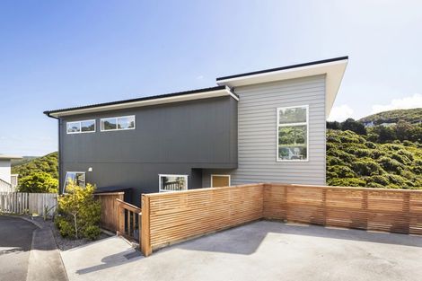 Photo of property in 3 Makomako Road, Brooklyn, Wellington, 6021
